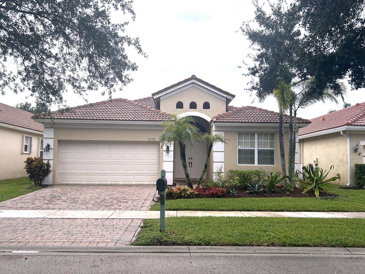 2770 Stonebriar Way - Photo 1