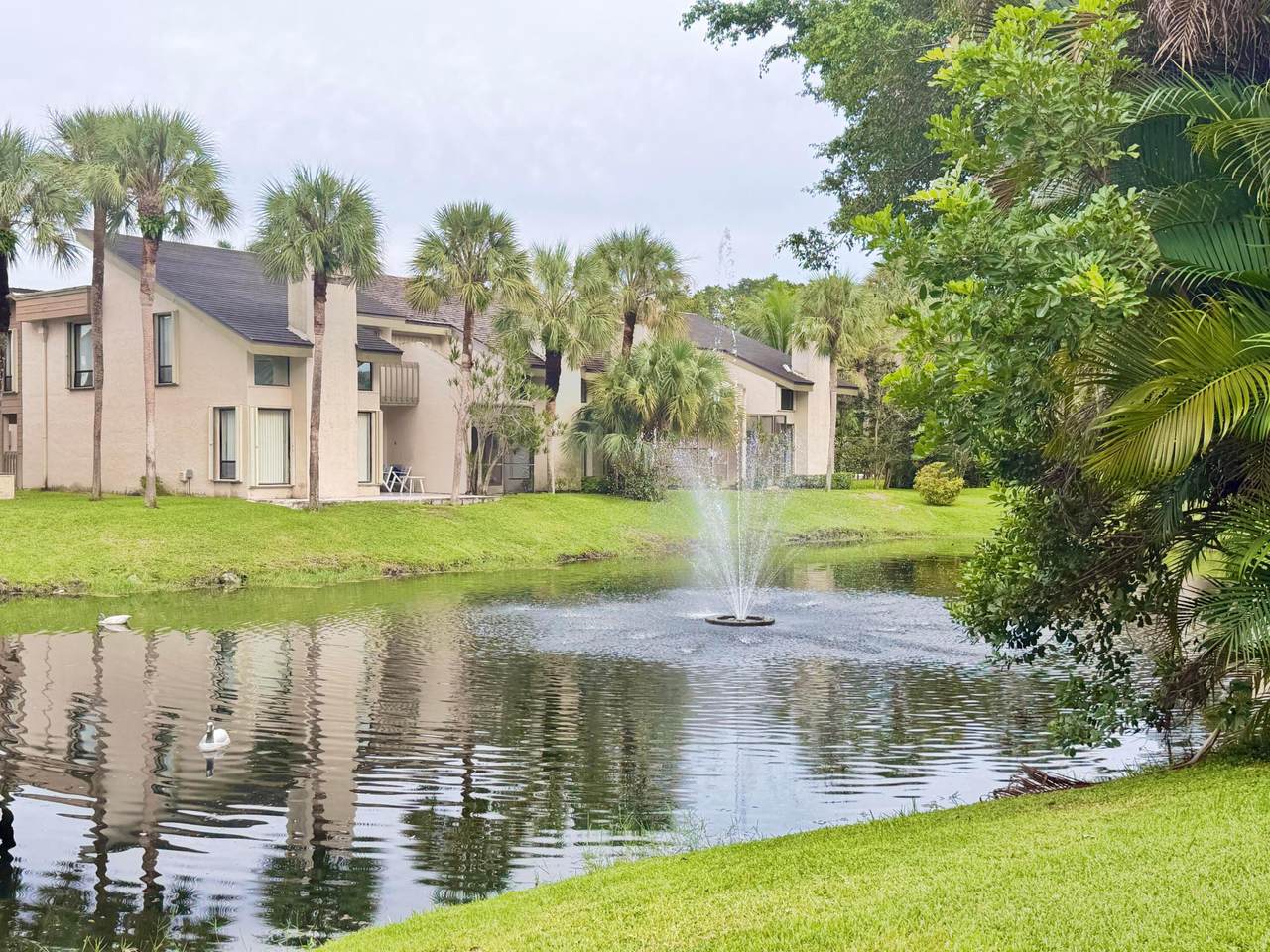 https://bt-photos.global.ssl.fastly.net/beaches/1280_boomver_1_B26083912-2.jpg