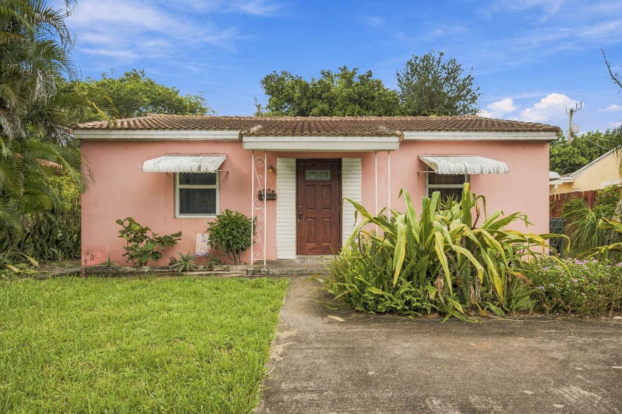 1524 2ND Avenue - Photo 1
