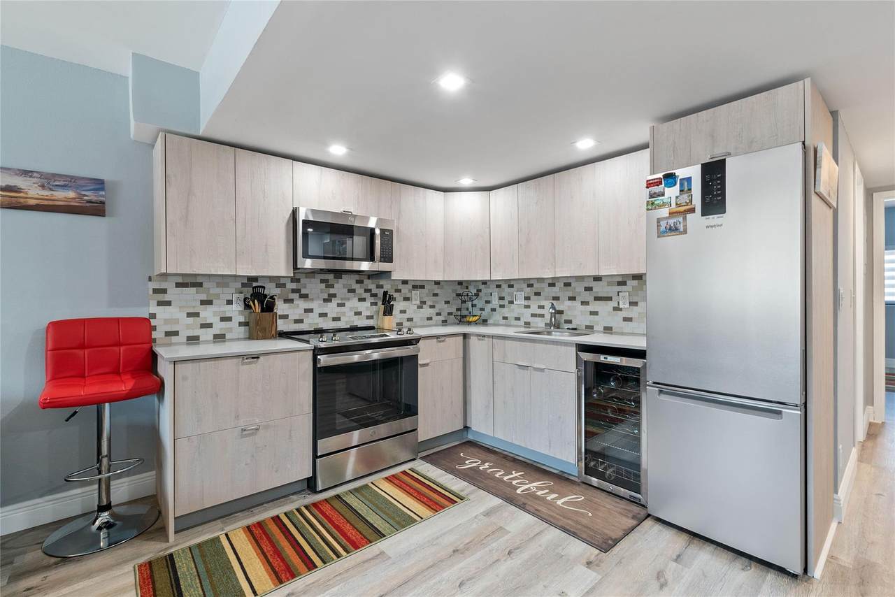 1901 Andrews Ave - Photo 1