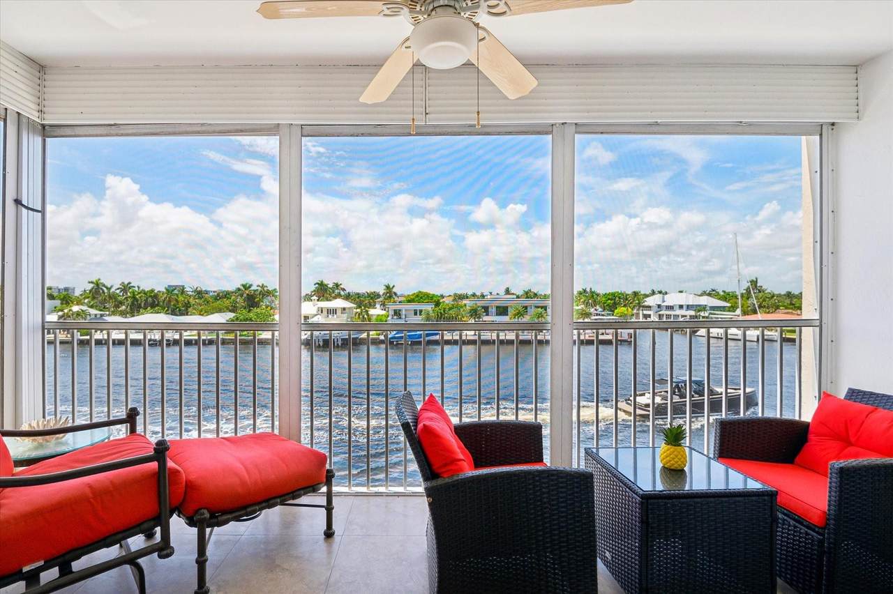 303 Riverside Dr - Photo 1