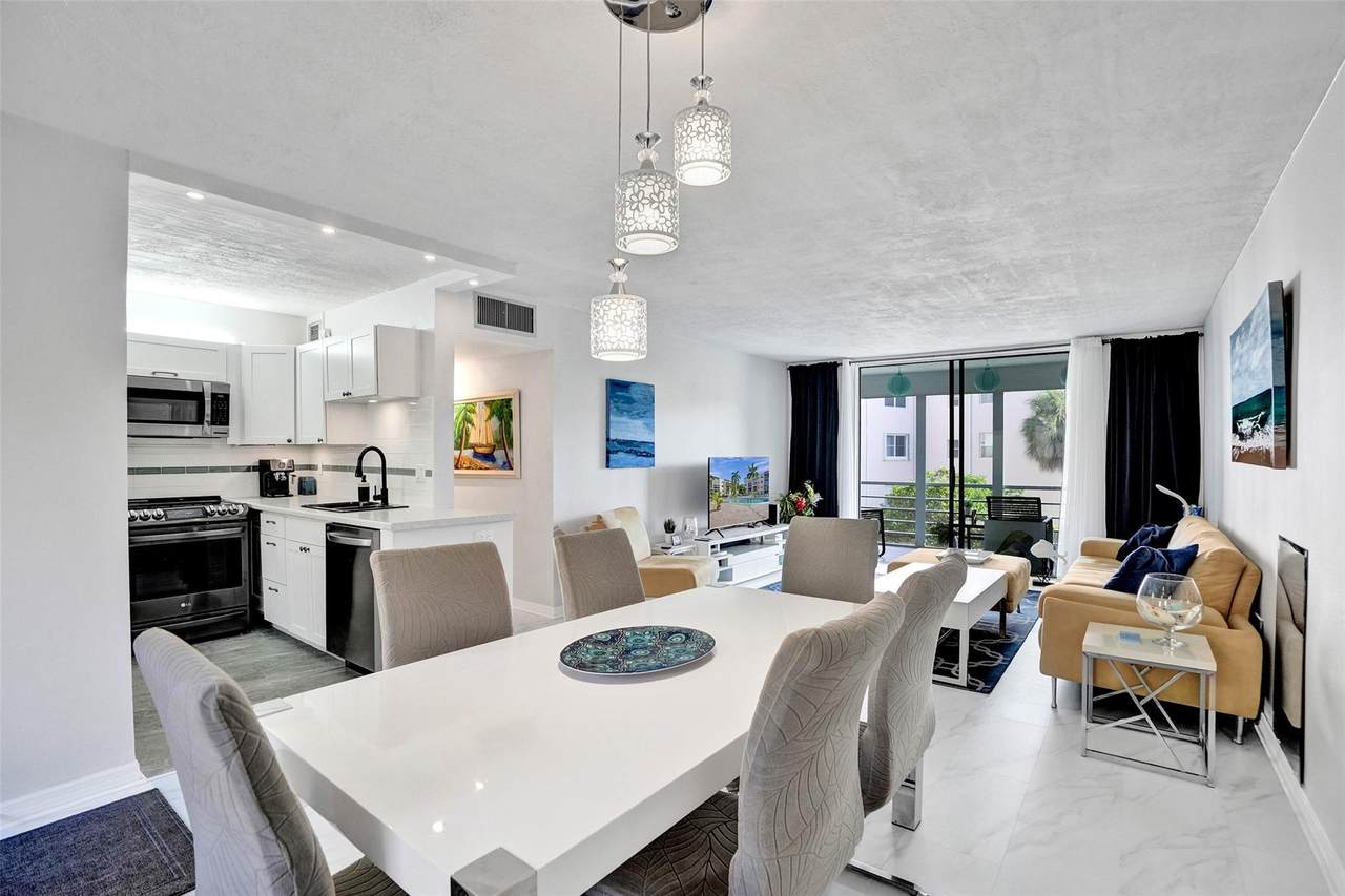 2801 Somerset Dr - Photo 1