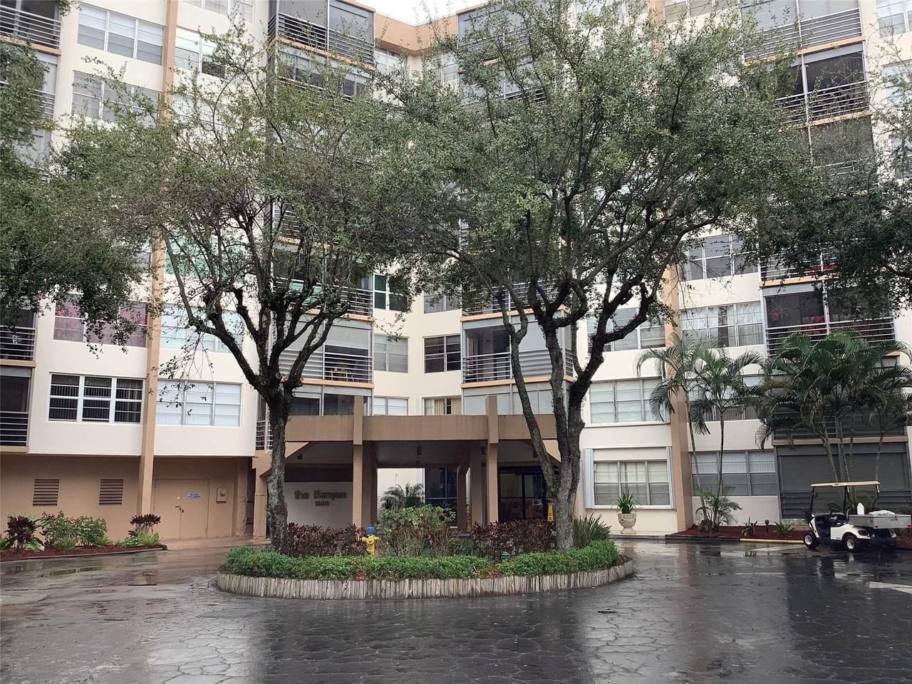 1300 Saint Charles - Photo 1