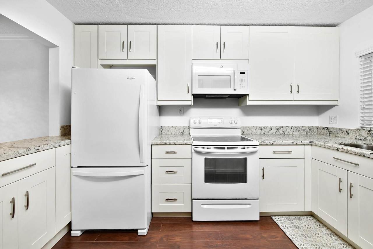 1750 3rd Ter - Photo 1