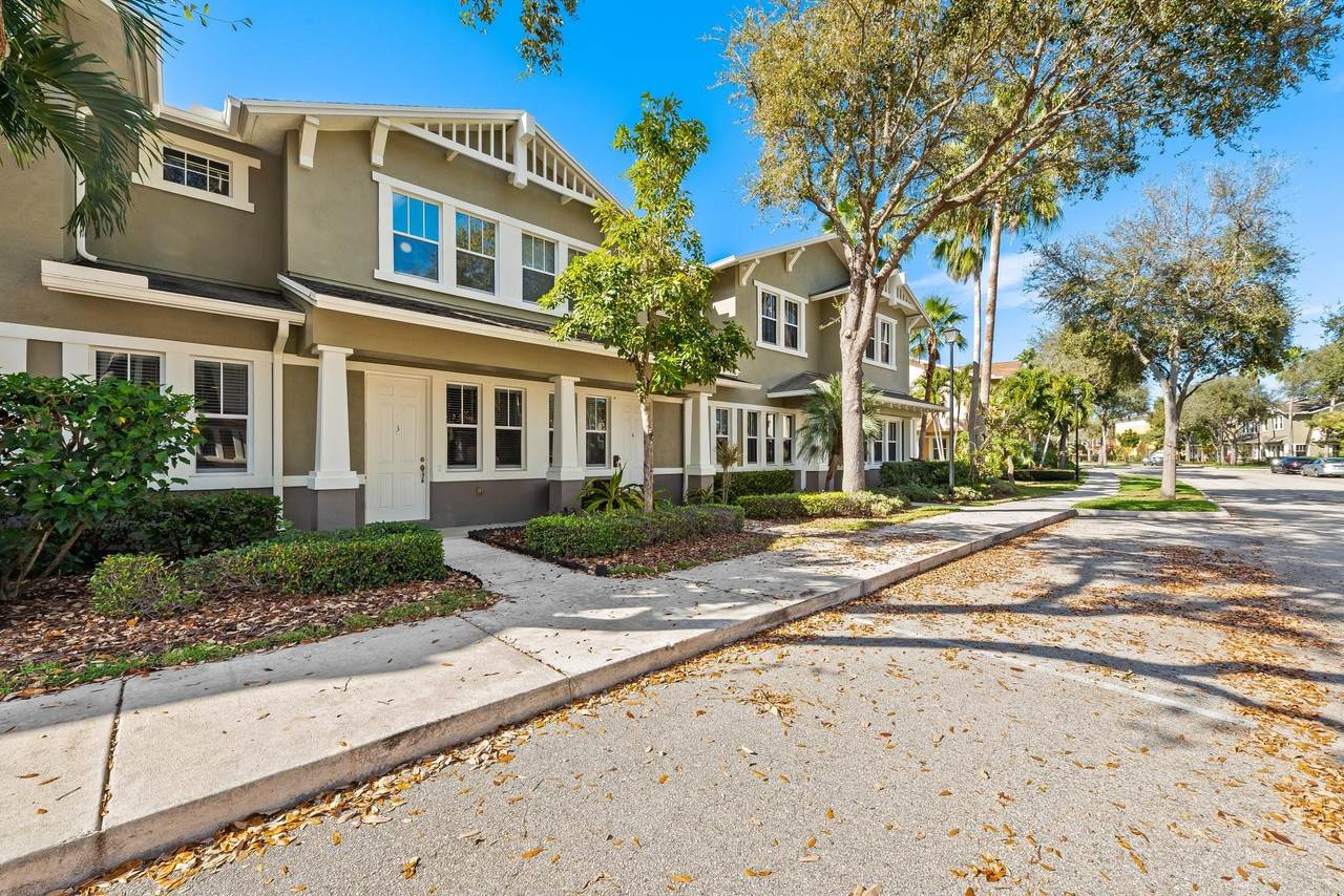 580 Pacific Grove Dr - Photo 1