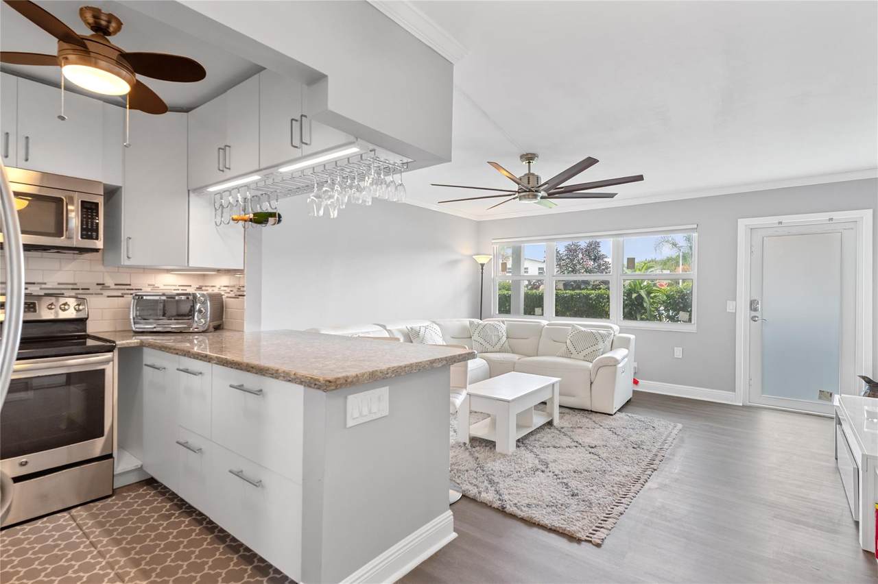 309 Oakridge R - Photo 1