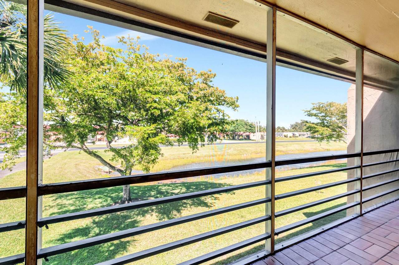 100 Lake Meryl Dr - Photo 1