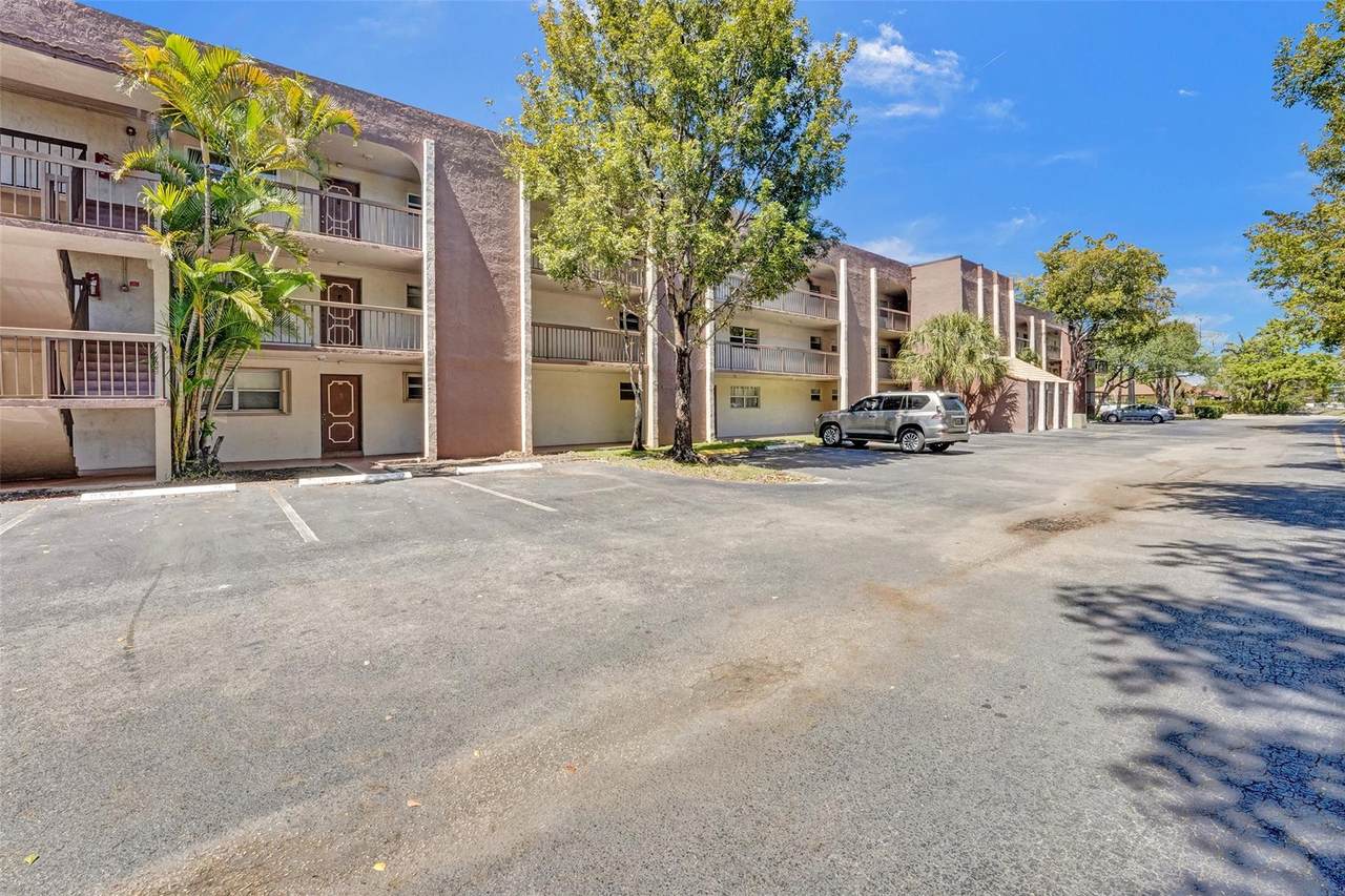 7000 Nova Dr - Photo 1