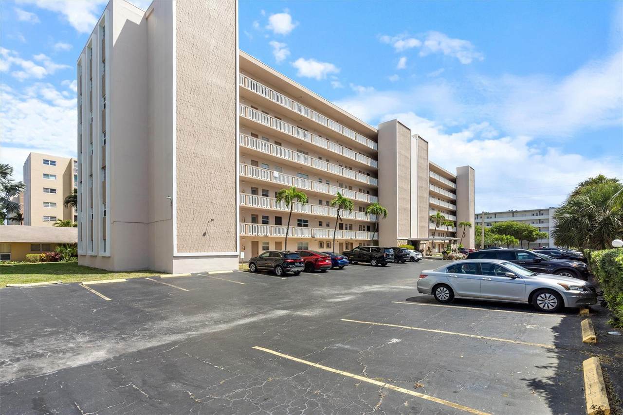 421 14th Ave - Photo 1