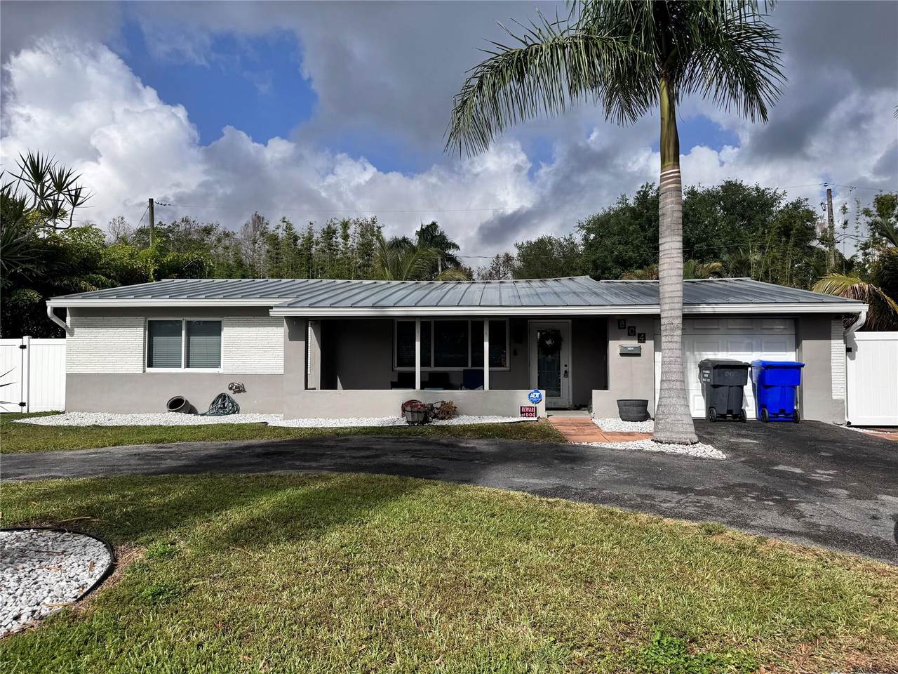 804 29th Ave - Photo 1