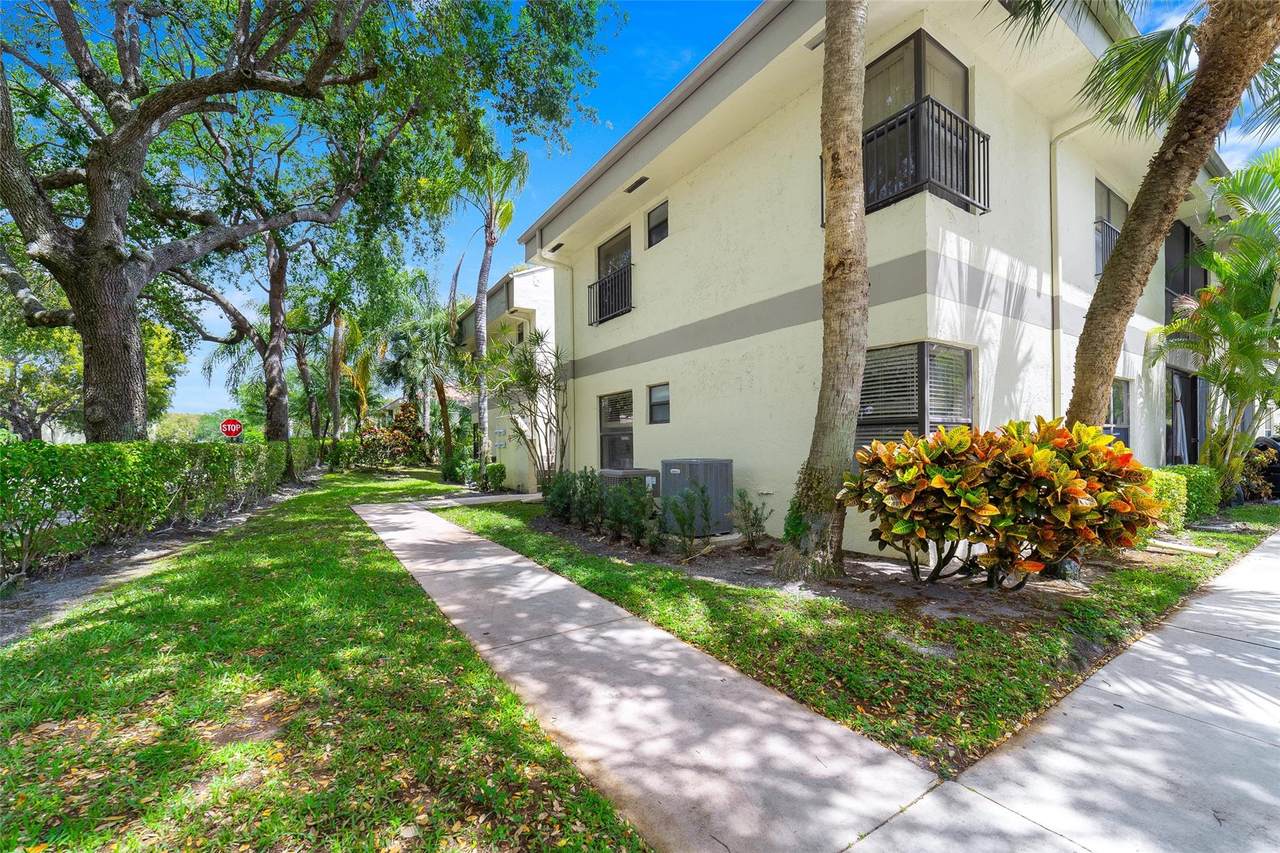 2860 Carambola Cir - Photo 1