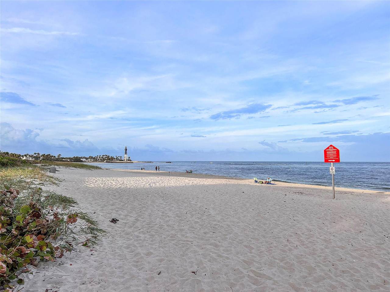 https://bt-photos.global.ssl.fastly.net/beaches/1280_boomver_1_F10495058-2.jpg
