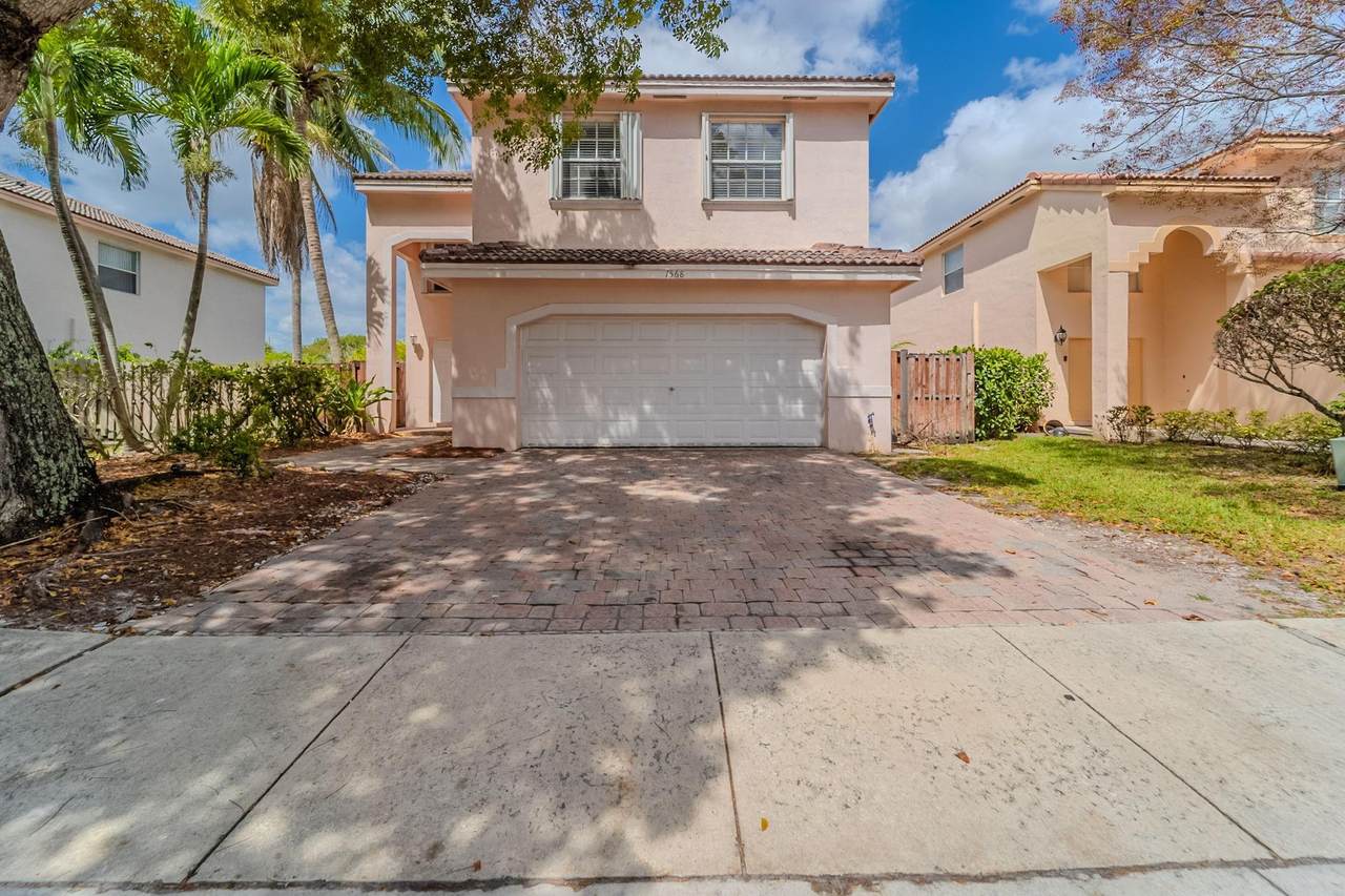 1568 106th Ave - Photo 1