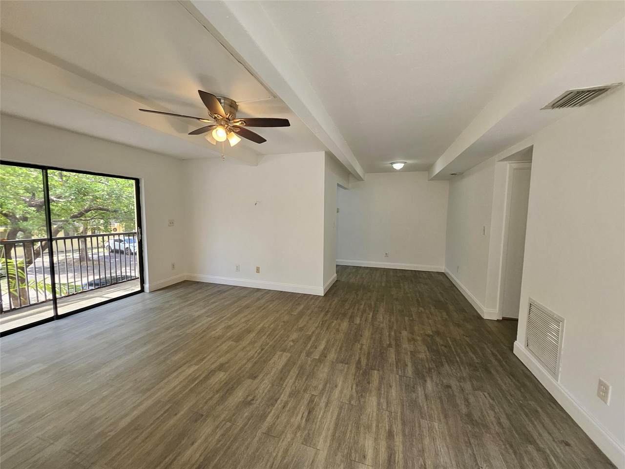 1045 Flagler Ave - Photo 1