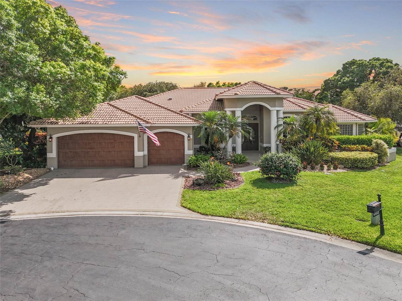 6533 99th Ln - Photo 1