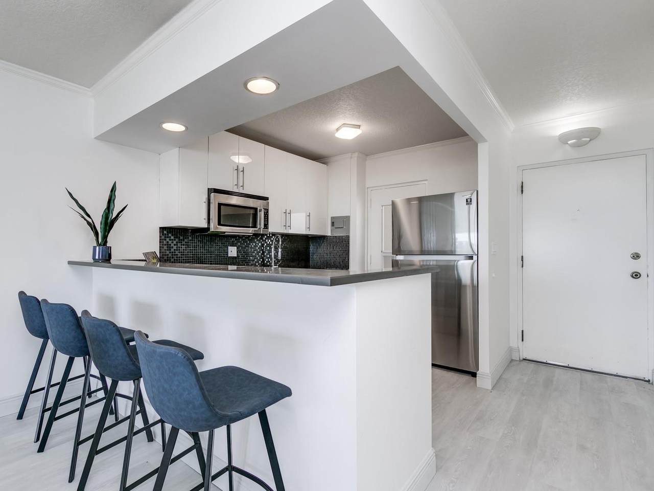 2555 11th St - Photo 1