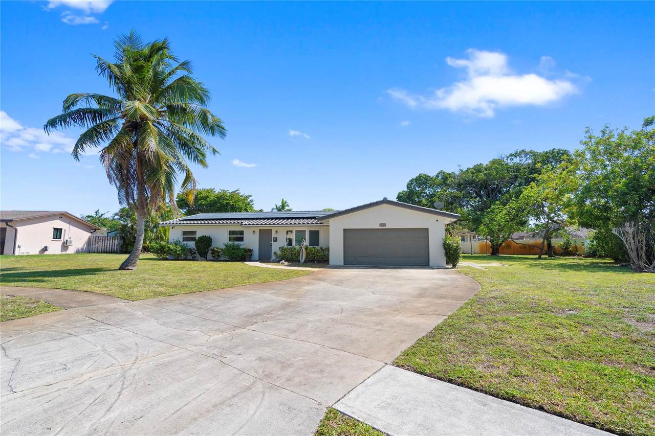 4050 Edgewood Pl - Photo 1
