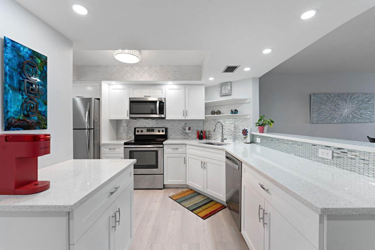 615 Riverside Dr - Photo 1