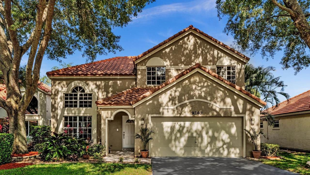 9240 Oak Grove Cir - Photo 1