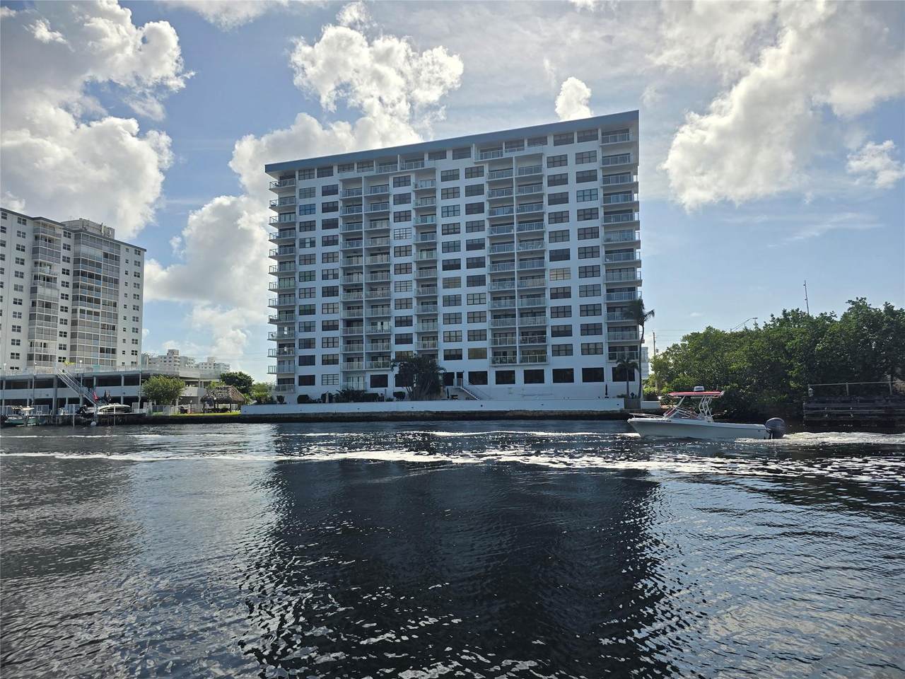 1401 Riverside Dr - Photo 1