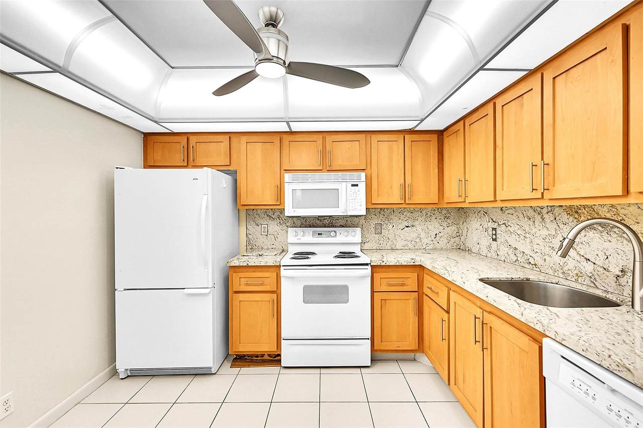 1902 Bermuda Cir - Photo 1