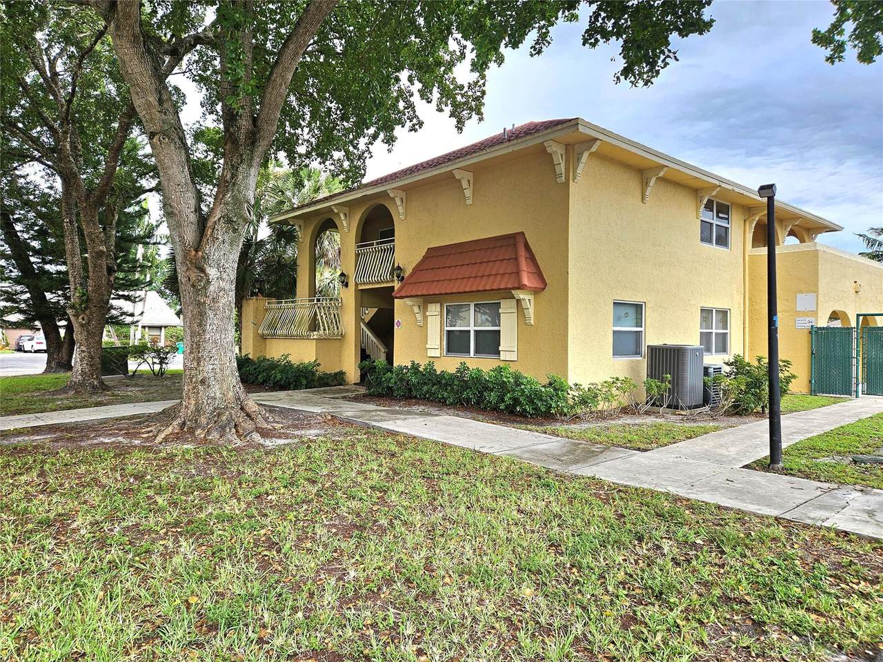 10762 La Placida Dr - Photo 1