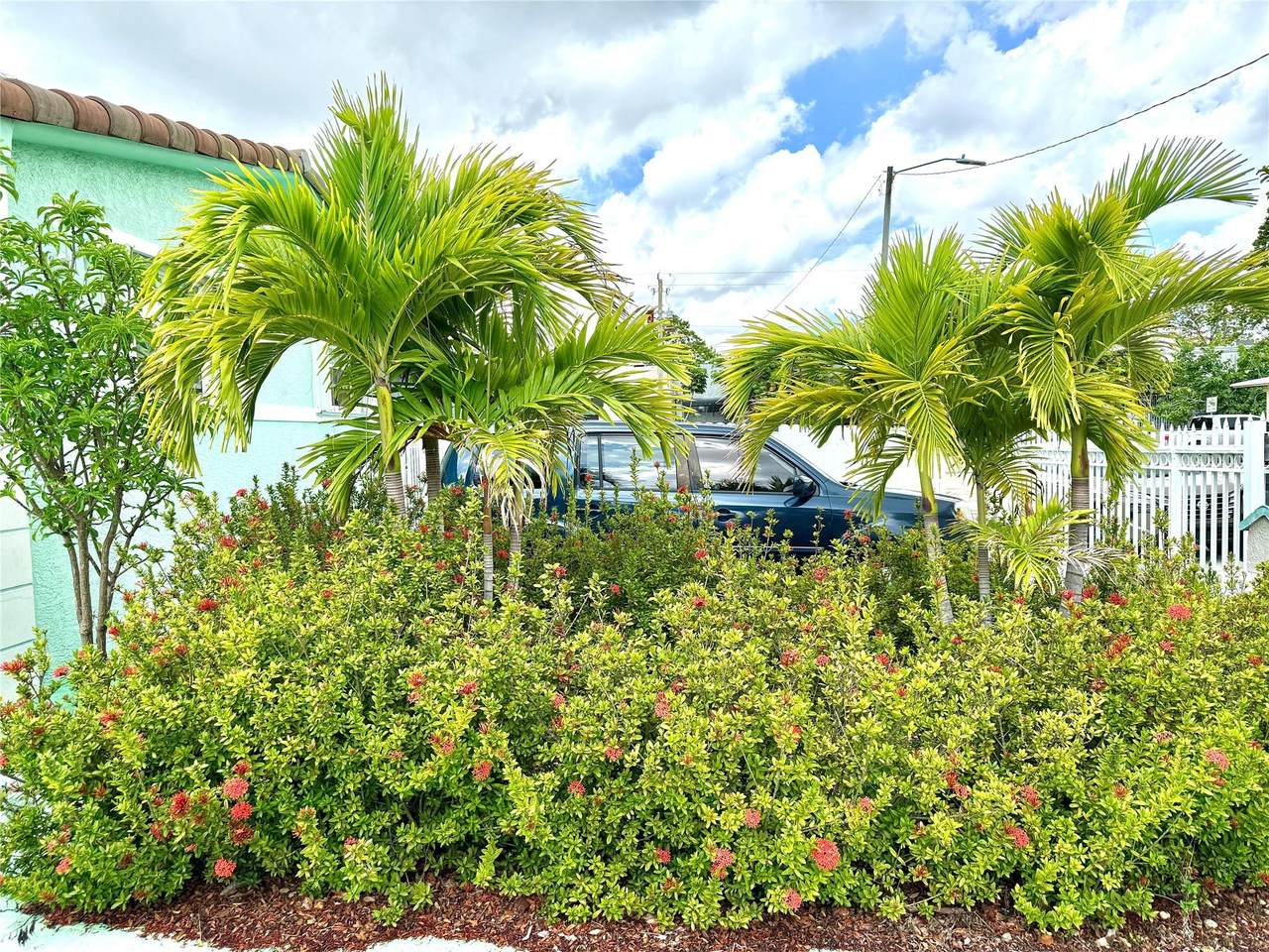 https://bt-photos.global.ssl.fastly.net/beaches/1280_boomver_1_F10503855-2.jpg