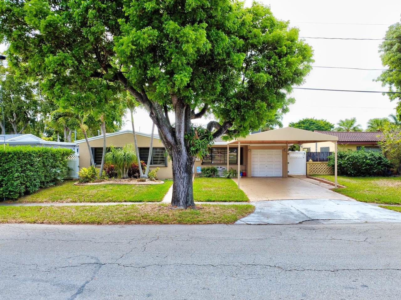 928 30th Rd - Photo 1