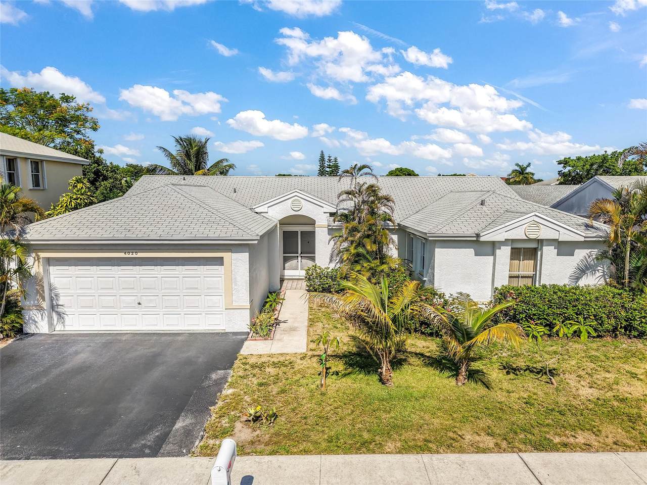 4020 72nd Way - Photo 1
