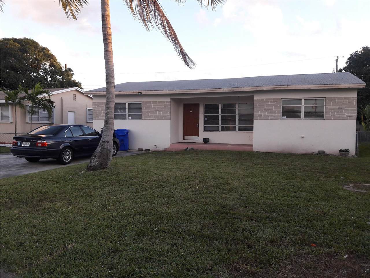 6412 Dawson St - Photo 1