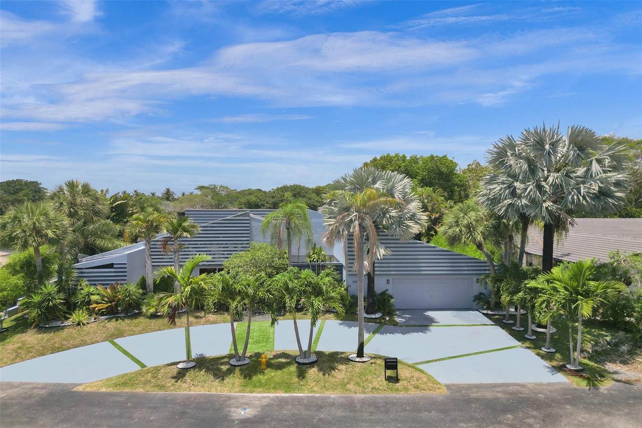 349 Jacaranda Dr - Photo 1