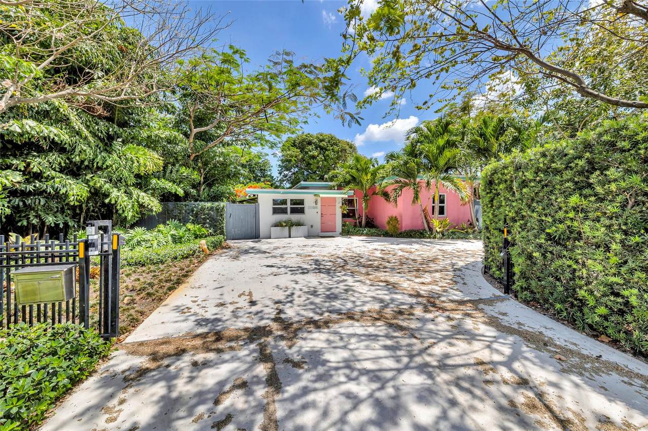 1213 5th St - Photo 1