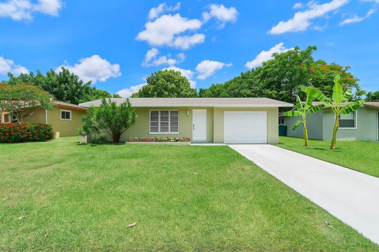 5618 49th Ave - Photo 1