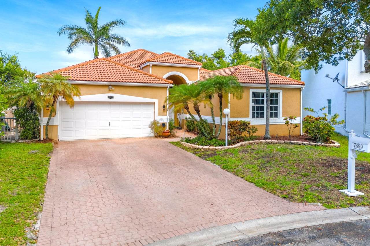 7899 63rd Way - Photo 1