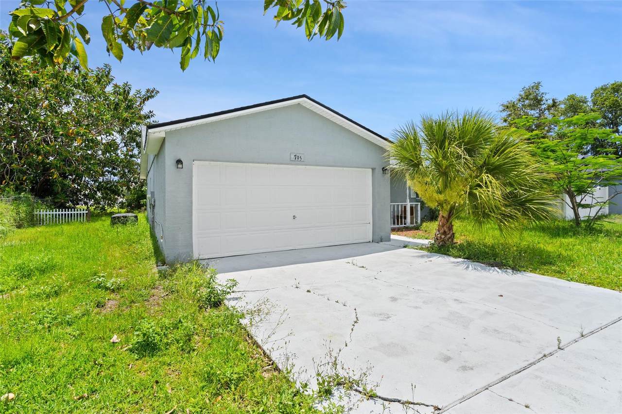 795 Squirrel Ct - Photo 1