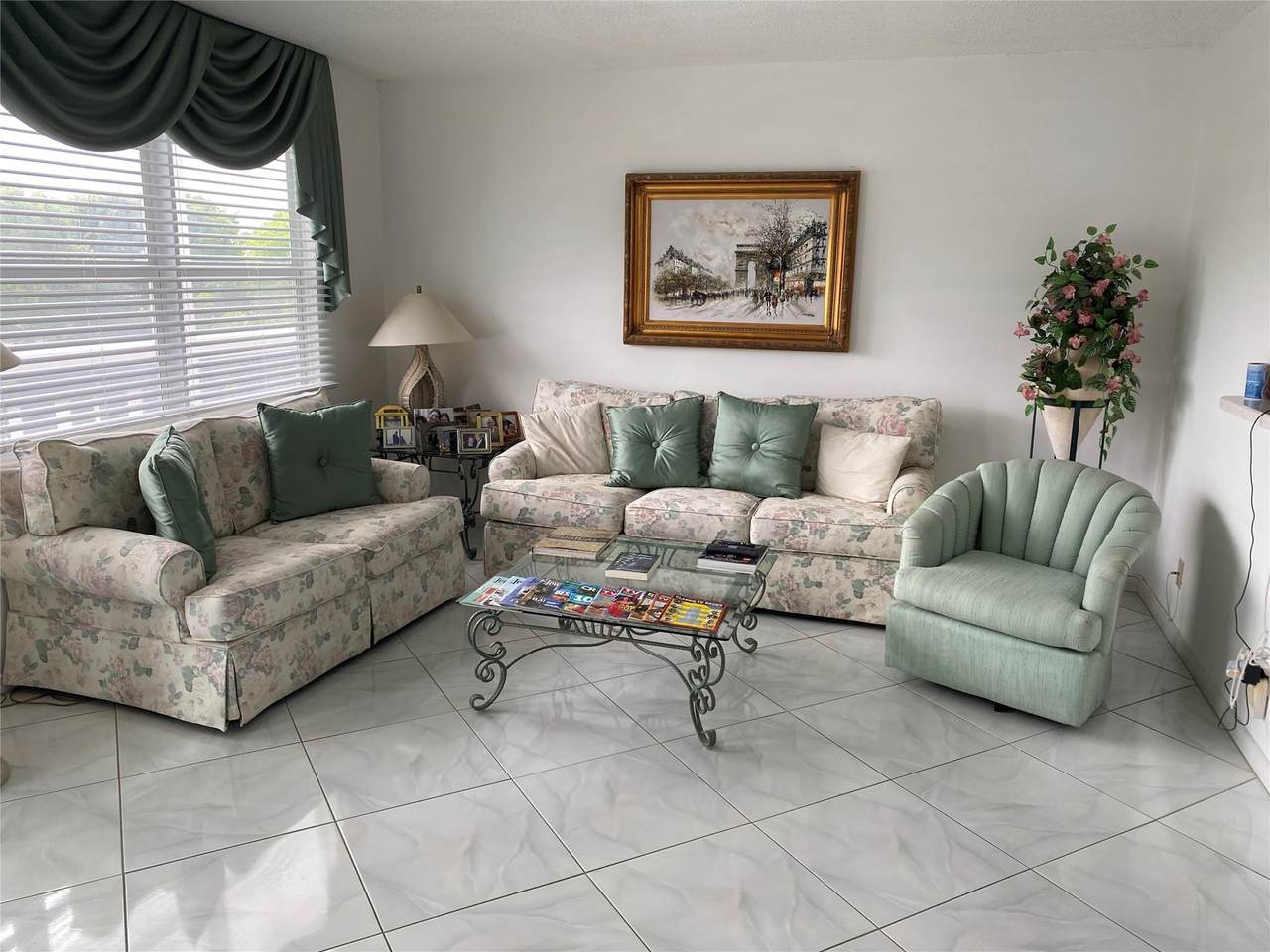 3006 Berkshire A - Photo 1