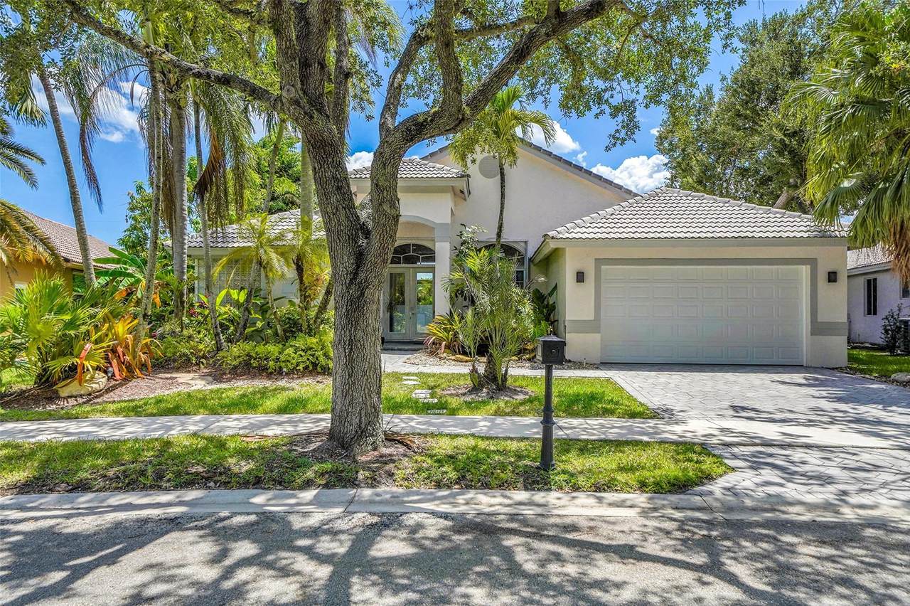 3039 Lakewood Dr - Photo 1