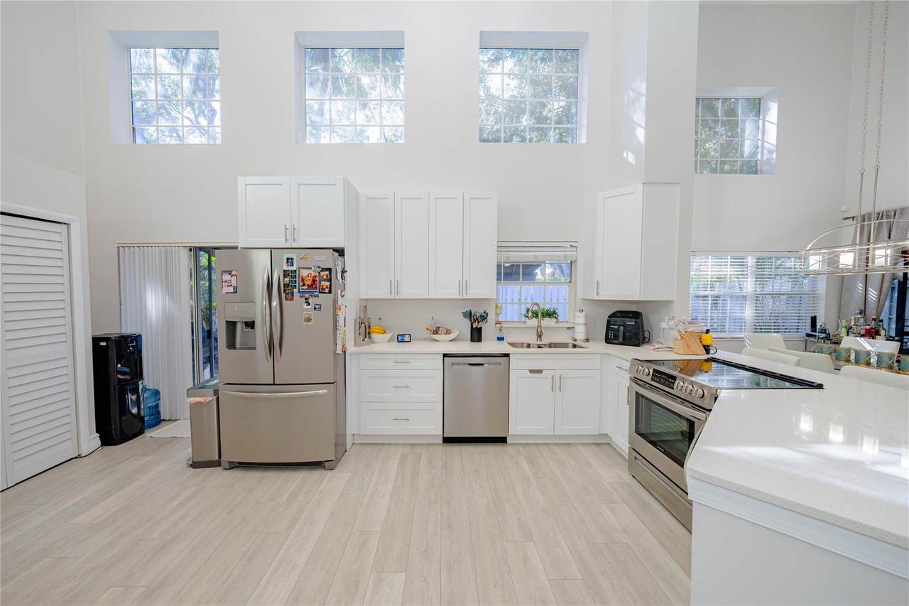 533 Bedford Ave - Photo 1