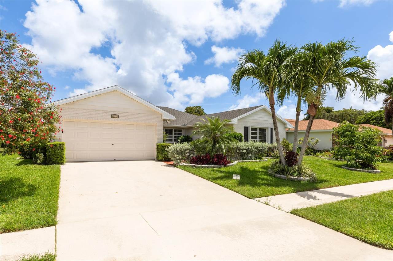 10821 Greentrail Dr - Photo 1