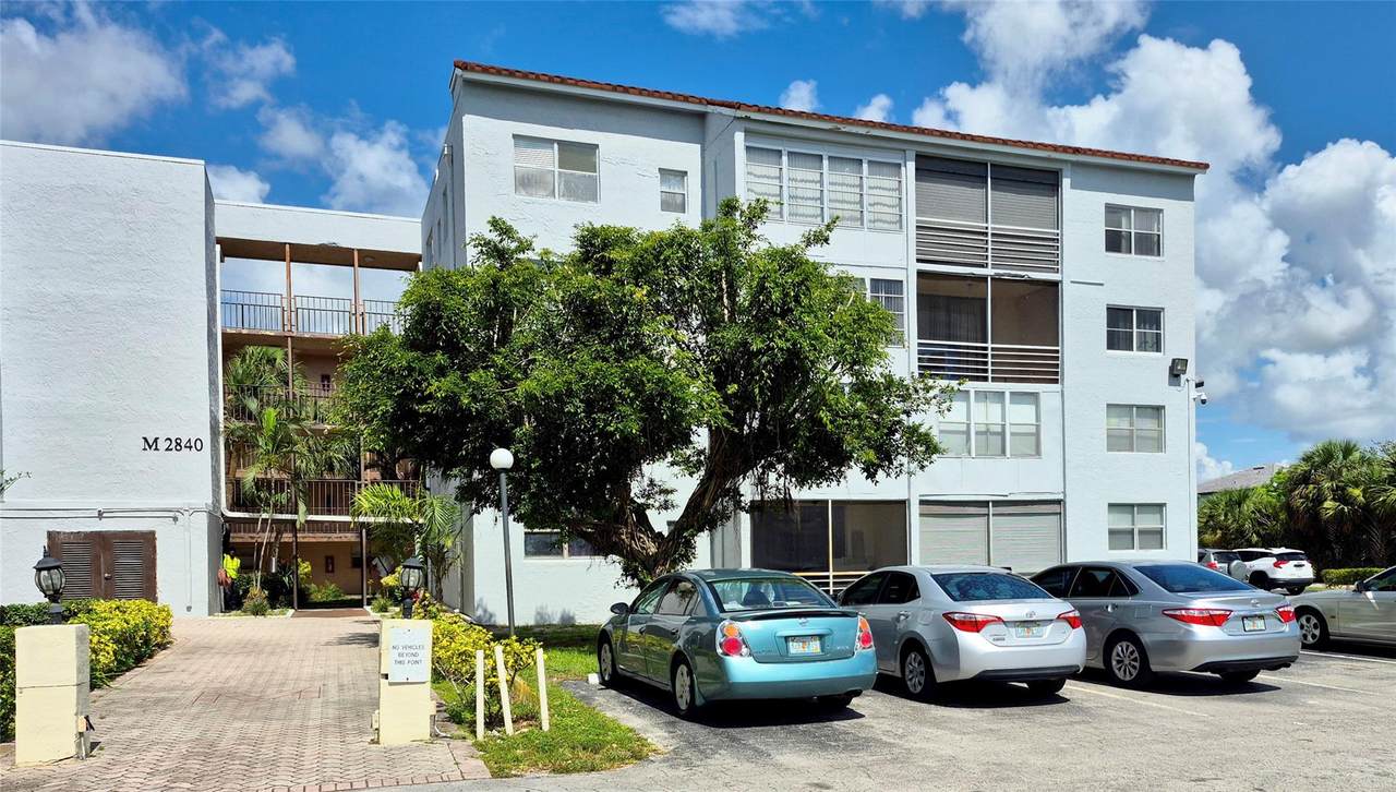 2840 Somerset Dr - Photo 1