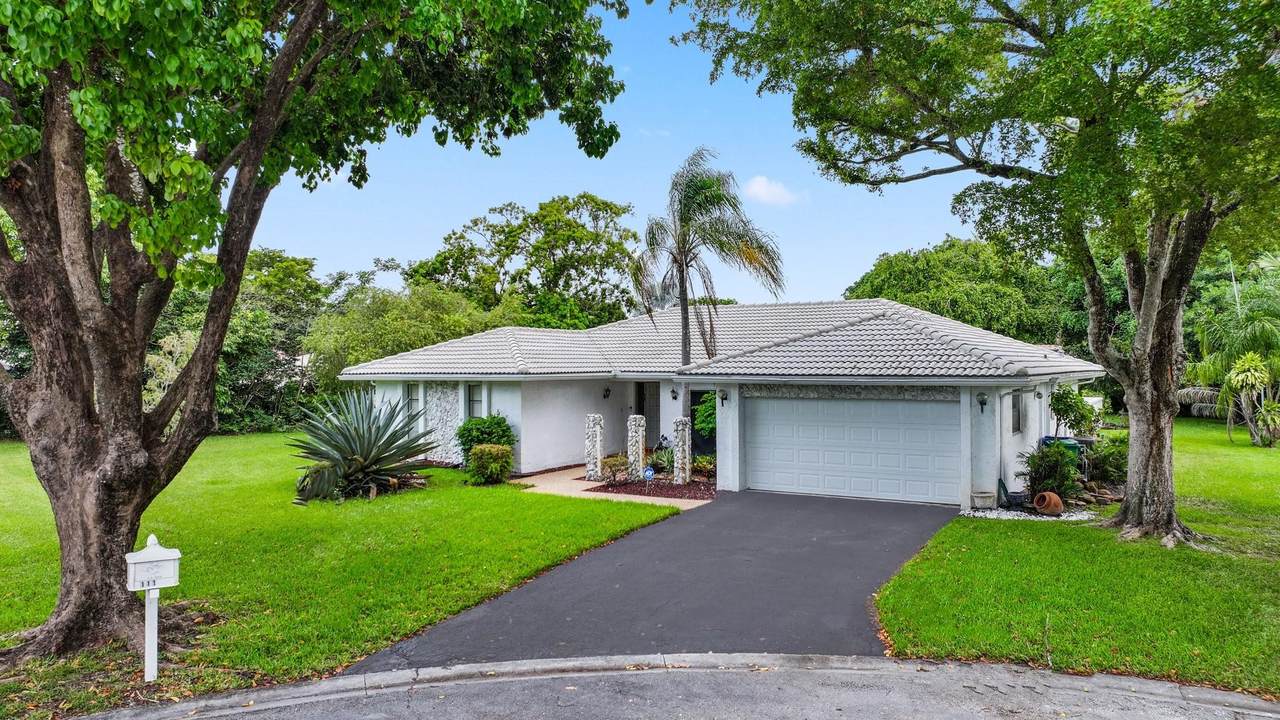 111 88th Way - Photo 1