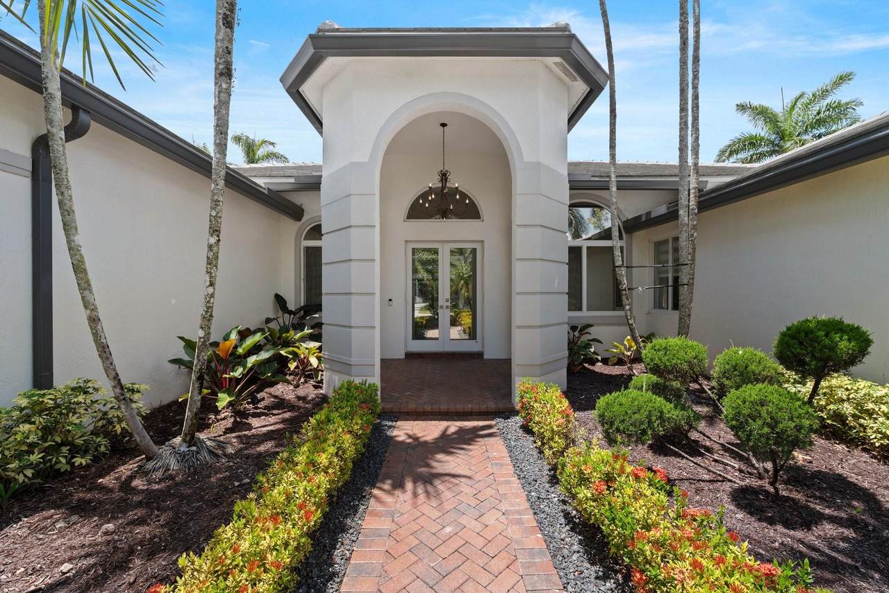 2510 Montclaire Cir - Photo 1