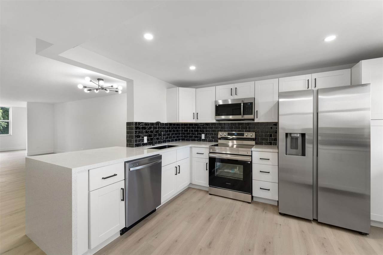 441 195th St - Photo 1