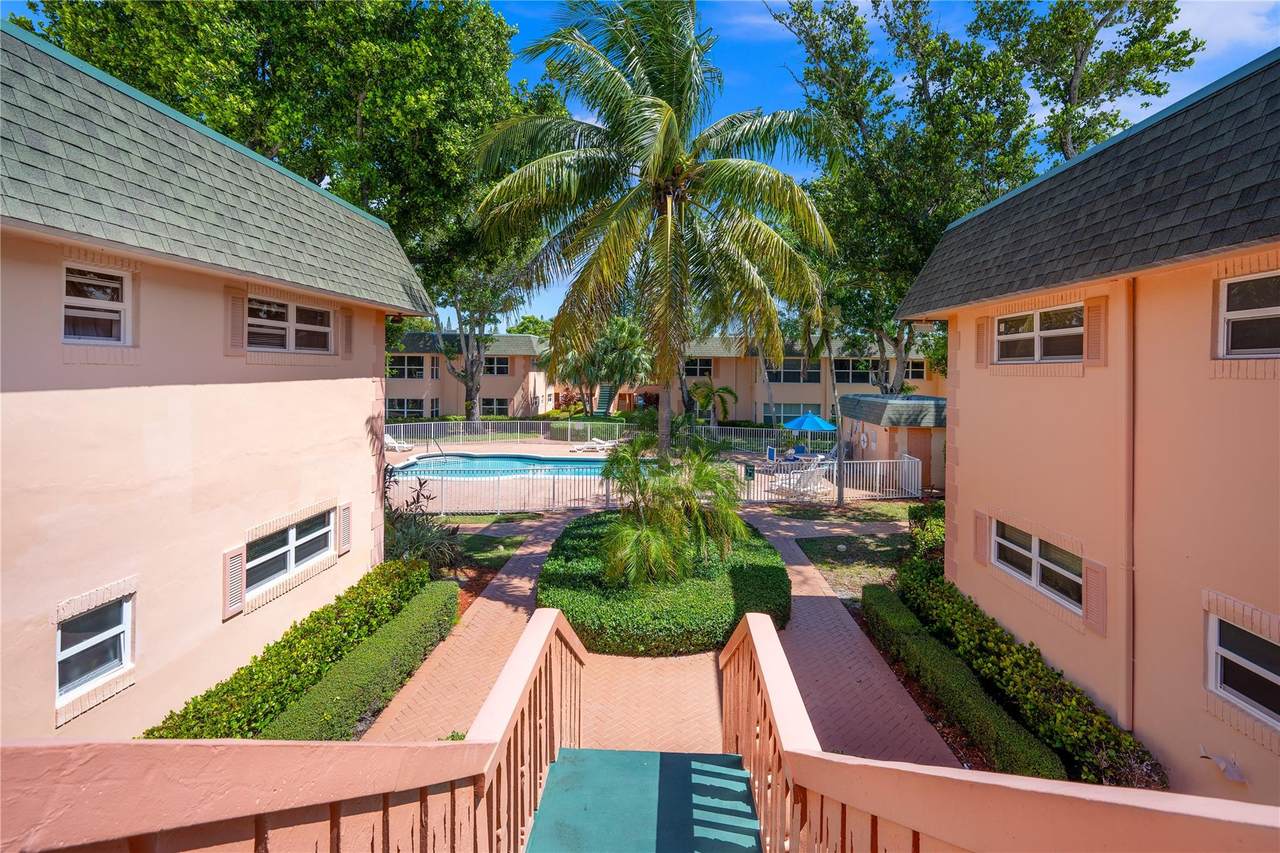https://bt-photos.global.ssl.fastly.net/beaches/1280_boomver_1_F10512102-2.jpg