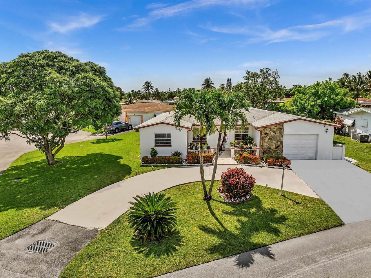 4220 49th Ave - Photo 1