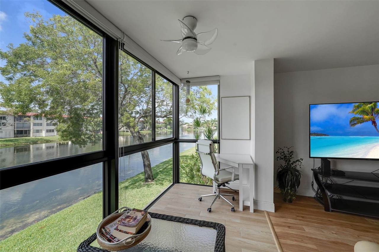 361 Hollybrook Dr - Photo 1