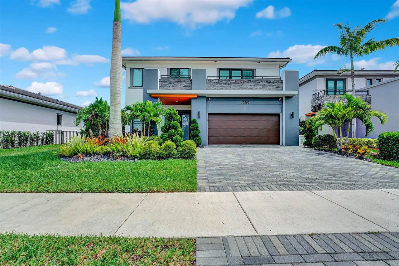 10800 Windward St - Photo 1