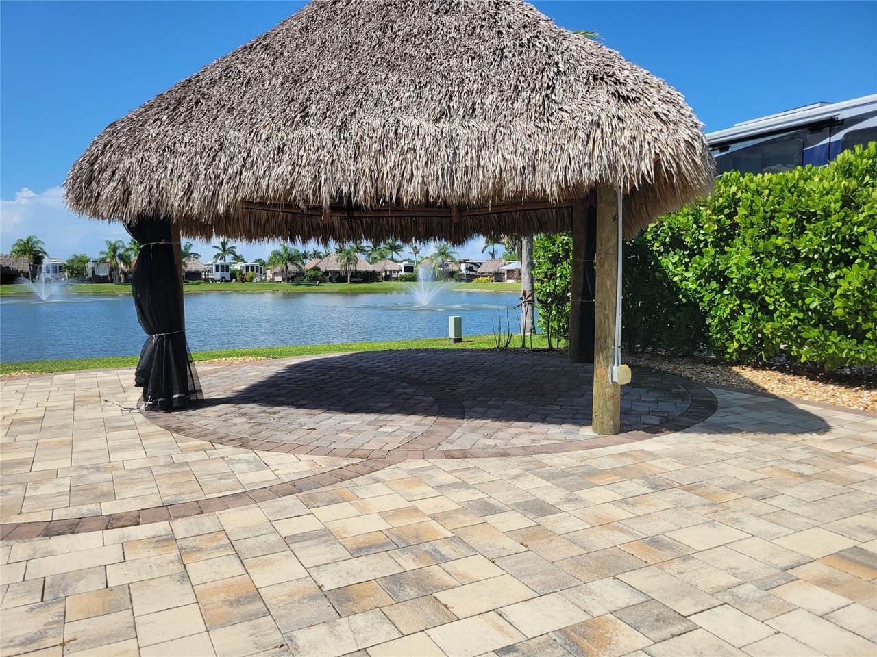 https://bt-photos.global.ssl.fastly.net/beaches/1280_boomver_1_F10515527-2.jpg