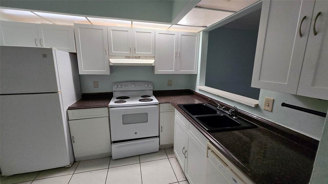 2501 56th Ave - Photo 1