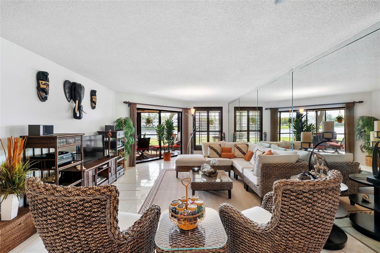 7219 Fairfax Dr - Photo 1